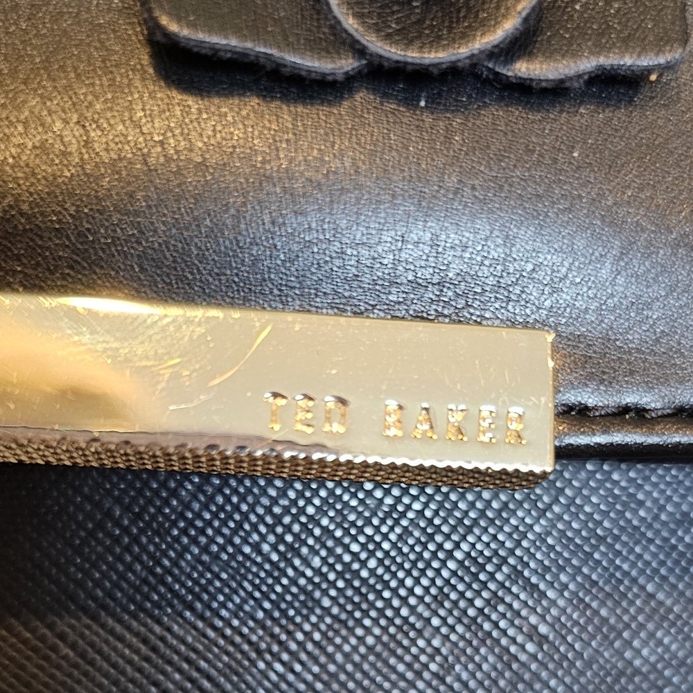 *UNIQUE* Ted Baker Black Satchel with Floral Embellishments - Picture 5 of 16